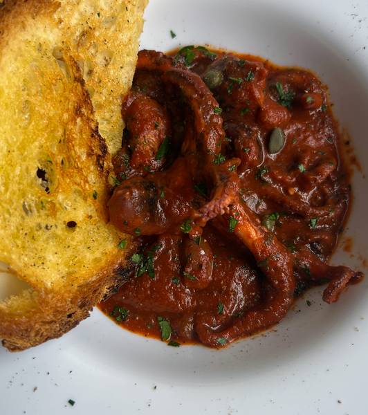 Moschuskraken in Tomatensauce