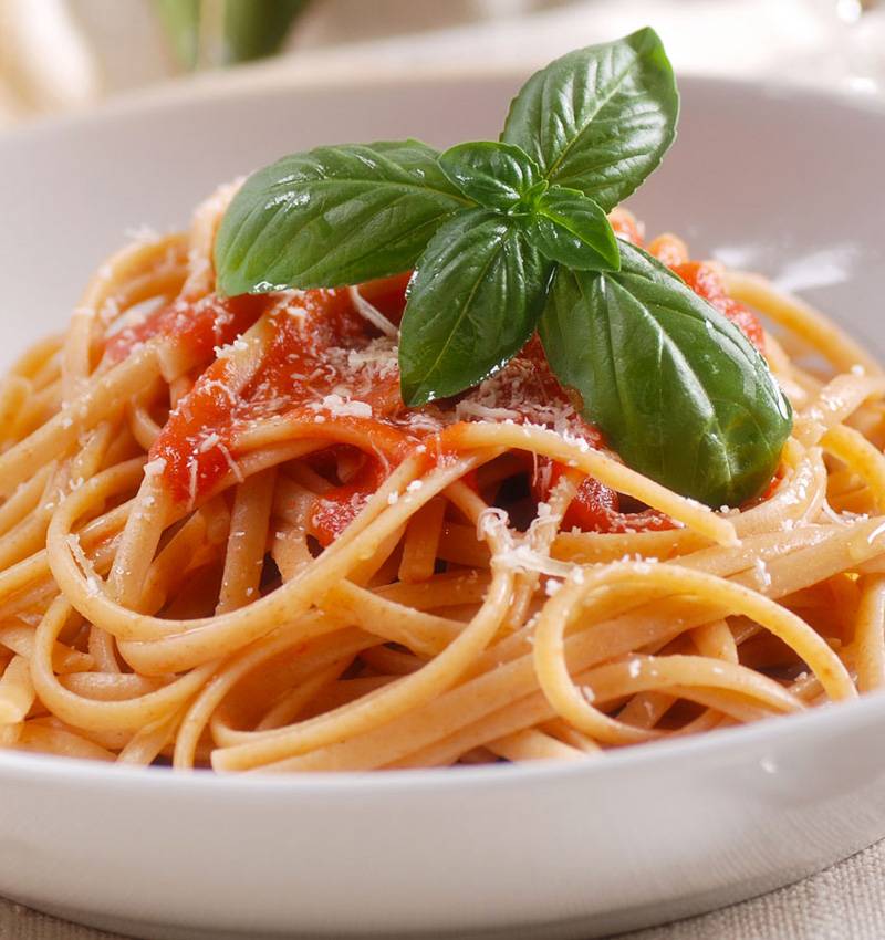 Tomatensauce in der Pfanne. Auch Gebratenes ist gesund!