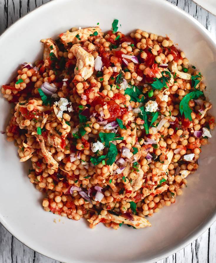 Mediterranes Couscous mit Hähnchen