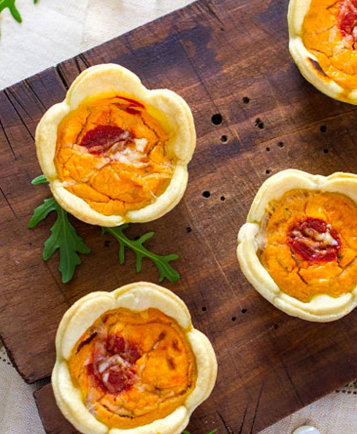 Pomìto Blumen mit Ricotta-Creme