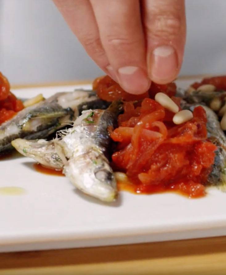 Sardinen mit Zwiebeln in Tomatensauce | Pomito Germany