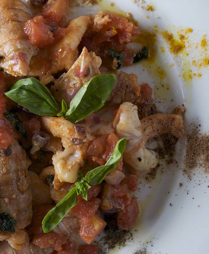 Sautierte Heuschreckenkrebse und Garnelen